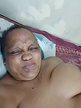 BBW123MILF - Kissing