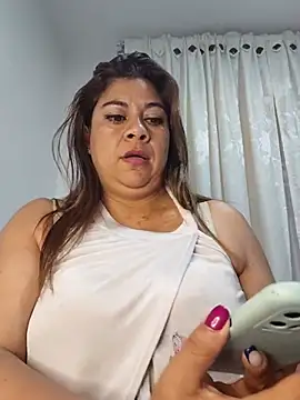 Laura-Hernandez - Oil on tits