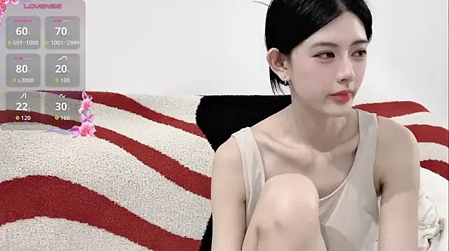 Nuomio - 穿绑带高跟鞋秀美腿
