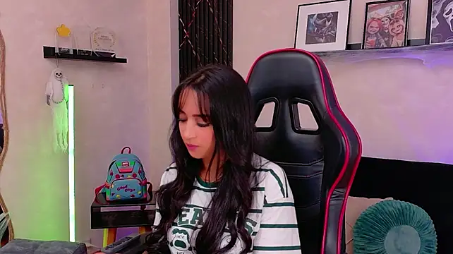 EmmyEvans1 - off top