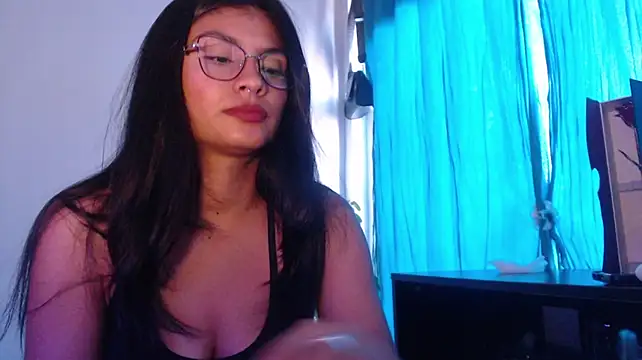 Hanna_beili - naked + spaks ass