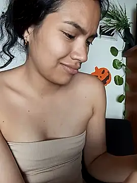Amarilis_Lily - Show pussy, rubbing my clit for you