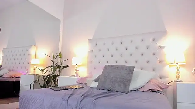 Tiffanny_Gomez - play with my BOOBS