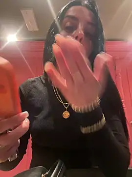 Diamantje32 - Dildo spelen en klaar komen