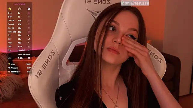 Linessssa - Make me cum with my fingers