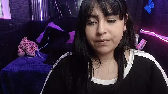 Coraline_sun - fucking a pussy with a handheld dildo