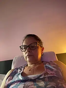 Sharongirl07 - Big squir and Finger