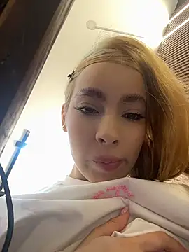 Isabella-gaviria - FUCK MY PUSSY IN MENS BATHROOM + CREAM🥵