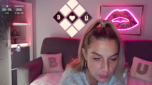 BellaXundXUwe - Anal plug + 5 Videos LT