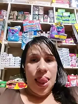 MIA-LARIOS - Lugar privado + finger pussy🔥