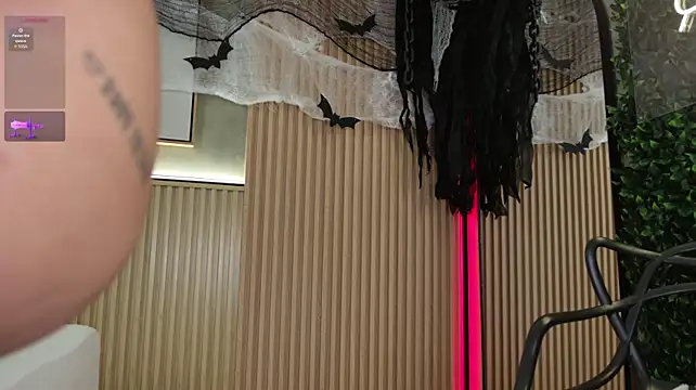 Ellette__ - Anal plug in doggy with the machine 🔥