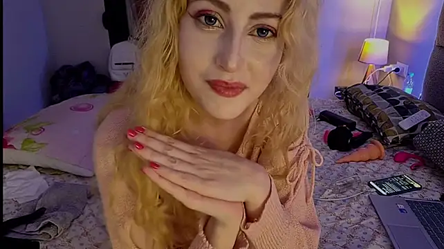 Kiki-wren - large toy in pussy