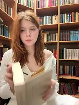 Freaky__Nikki - CUM IN DOGGY POSE