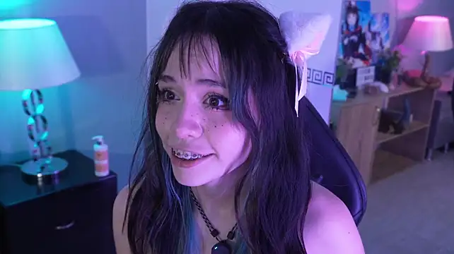 Kitticam - Play With My Toes + dildo 😏