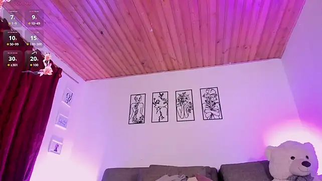 Aura_QS - show boobs 😈