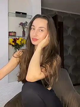 Polli_Kiss - undress me completely and make me cum
