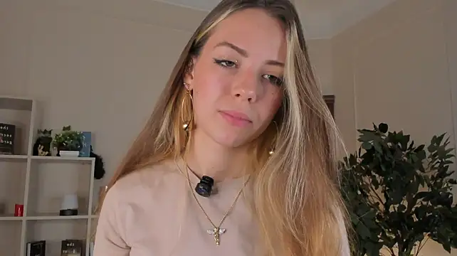TamaVolino - tease with top