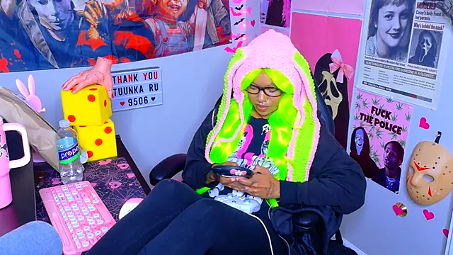 Spookiebaddie - finger asshole + butt plug🍭