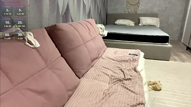 MiaWarhol - playing with nipples+suck finger+ ahegao