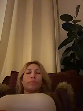 Suyneslii - Ass flash
