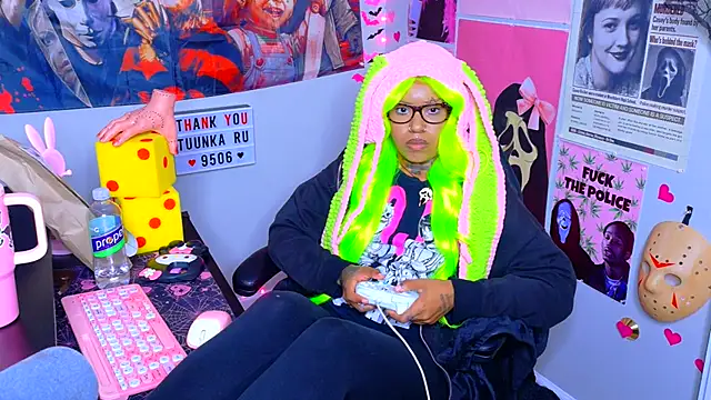 Spookiebaddie - finger asshole + butt plug🍭