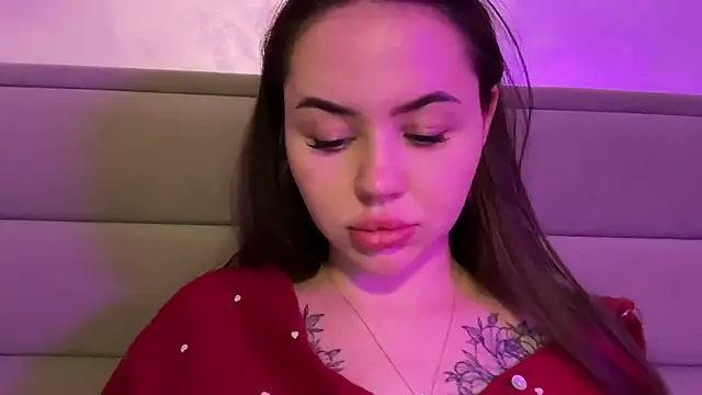 AlmaryKim - show body + ass + play with kitty