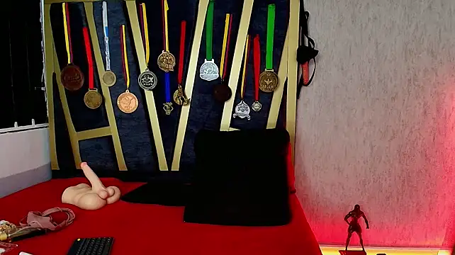 Khloe_Rossich - PLAY WHIT MY PUSSY,SQUIRT FOR YOU