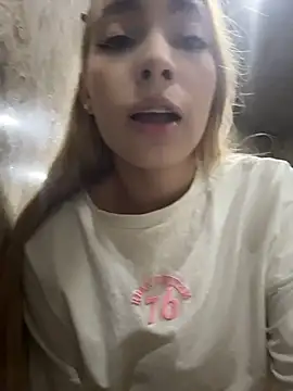 Isabella-gaviria - FUCK MY PUSSY IN MENS BATHROOM + CREAM🥵