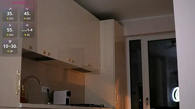 ElaraShine - Spread the juice around 💦