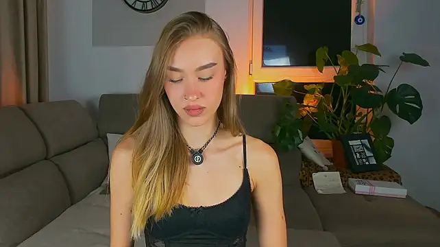 SugarSkye - Fingering getting wild 🥳