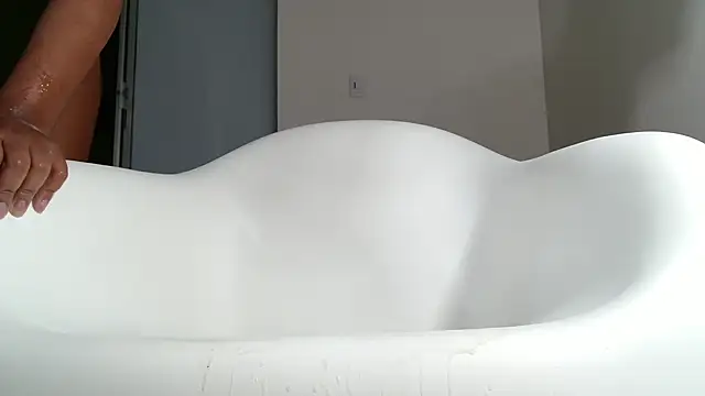 Ari_fist