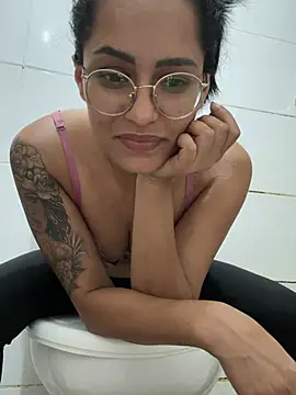 Saffadinhaa - Bite my lip seductively
