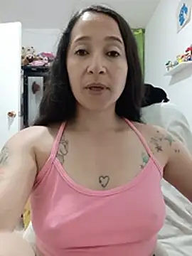 Emilypoppy3 - Riding a big toy