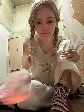Elsawhere - move on! far far far little Elsa!
