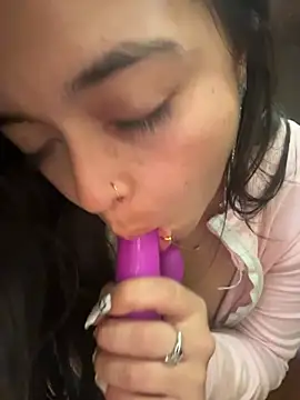 Selene__Ferrer - I masturbate behind my boss.