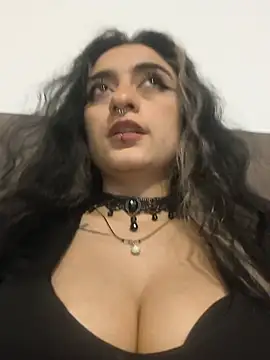Lila_Desiree - Deep throat in a public restroom