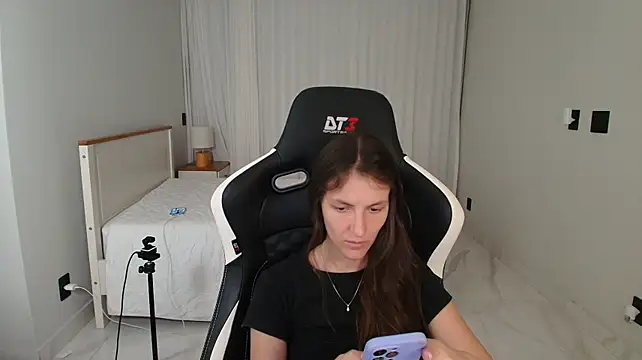 Upssnowy - show ass no panties