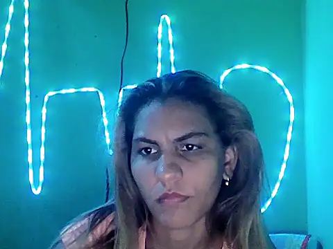 Stephanieeth - Skinny, sexy, and daring