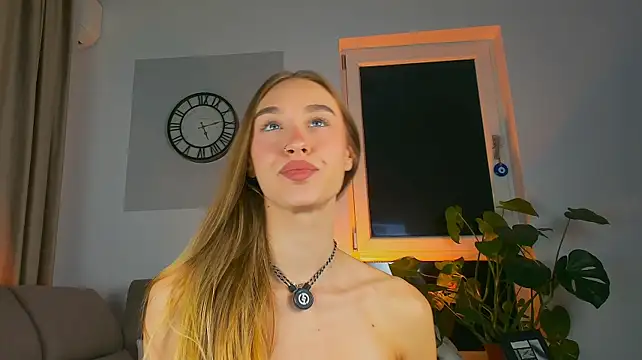 SugarSkye - Fingering getting wild 🥳
