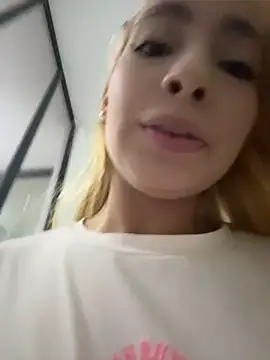 Isabella-gaviria - FUCK MY PUSSY IN MENS BATHROOM + CREAM🥵