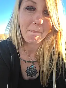 SheIsSomething - Squirt next to dumpster @public park
