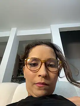 Penelope-Hot - dildo in my pussy