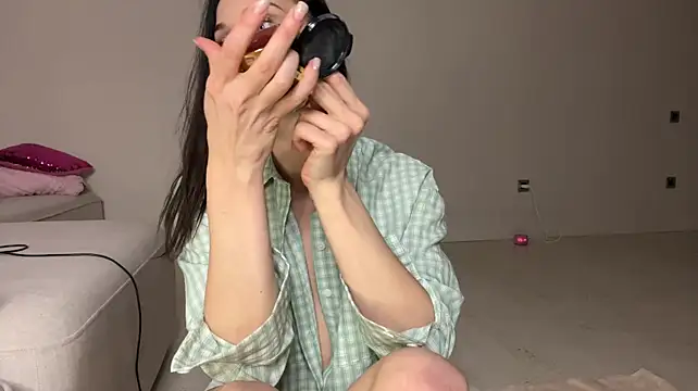 AliceVelour - sit on face
