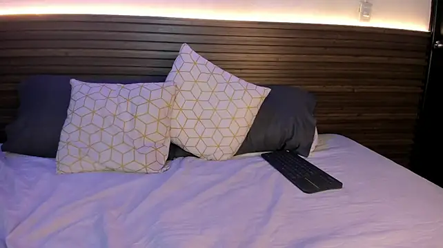 Angela-Rosse - Ride back dildo + Oil ass 💦🍑