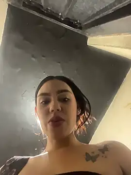 Daniela-sexy - full play dildo in the bar bathroom