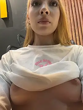 Isabella-gaviria - FUCK MY PUSSY IN MENS BATHROOM + CREAM🥵