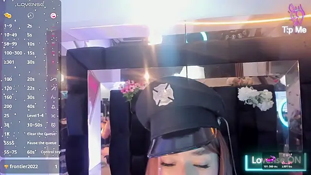 Red_juligp - Titflash and squeeze