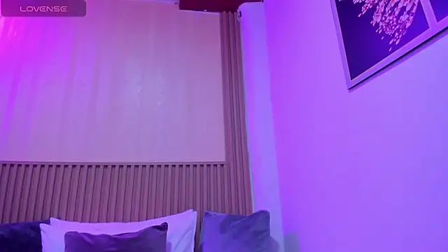 Sharonscoth - oil on my tits + massages😈