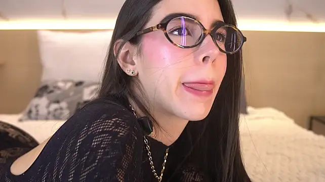 SolAvelar - Boobsjob and saliva in glans💦