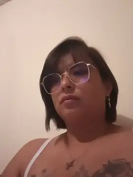 Amylaaa_ - 🔥 SQUEEZE NIPPLES 🔥